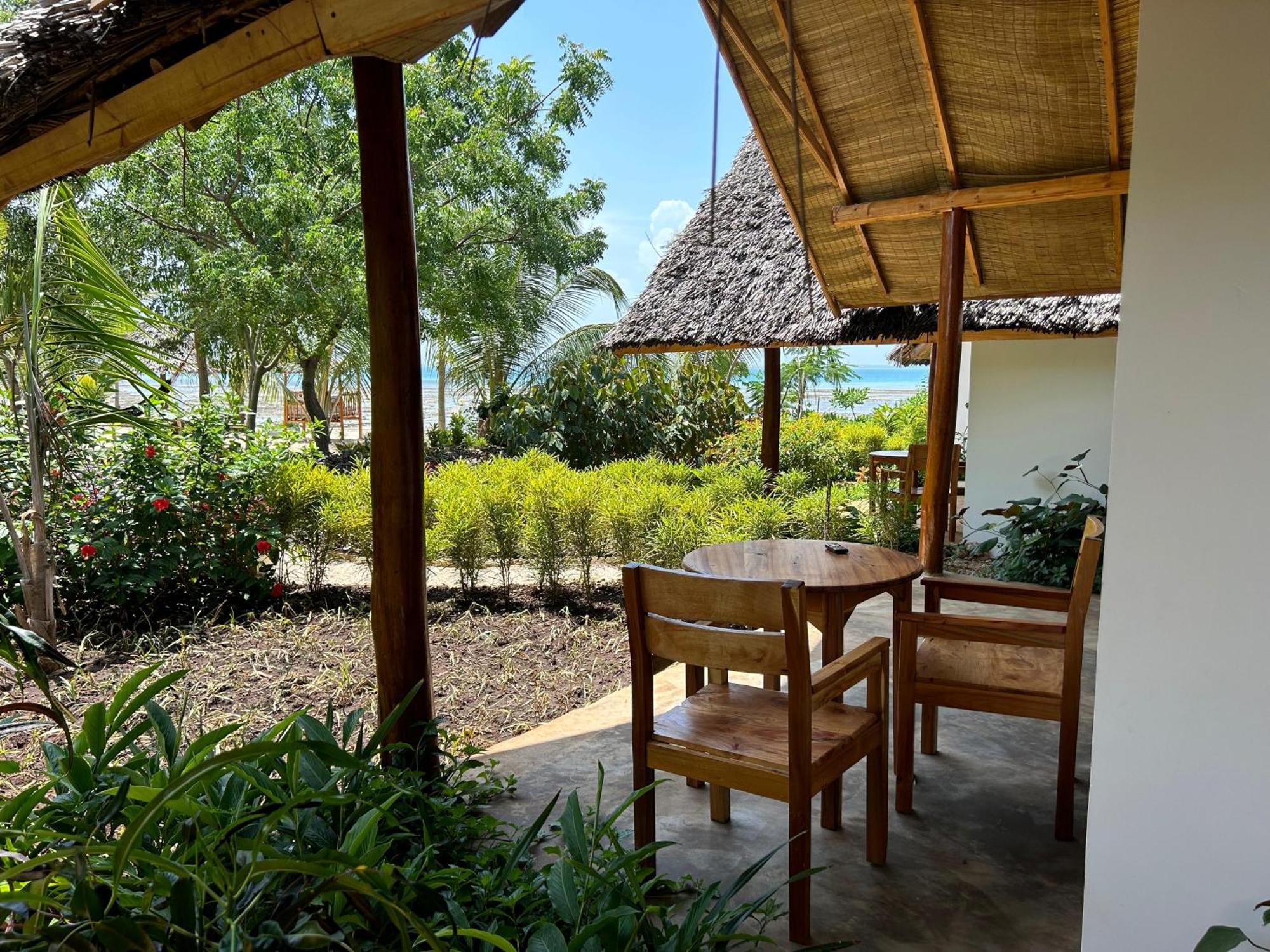 Kidoti Bay Hotel Екстериор снимка